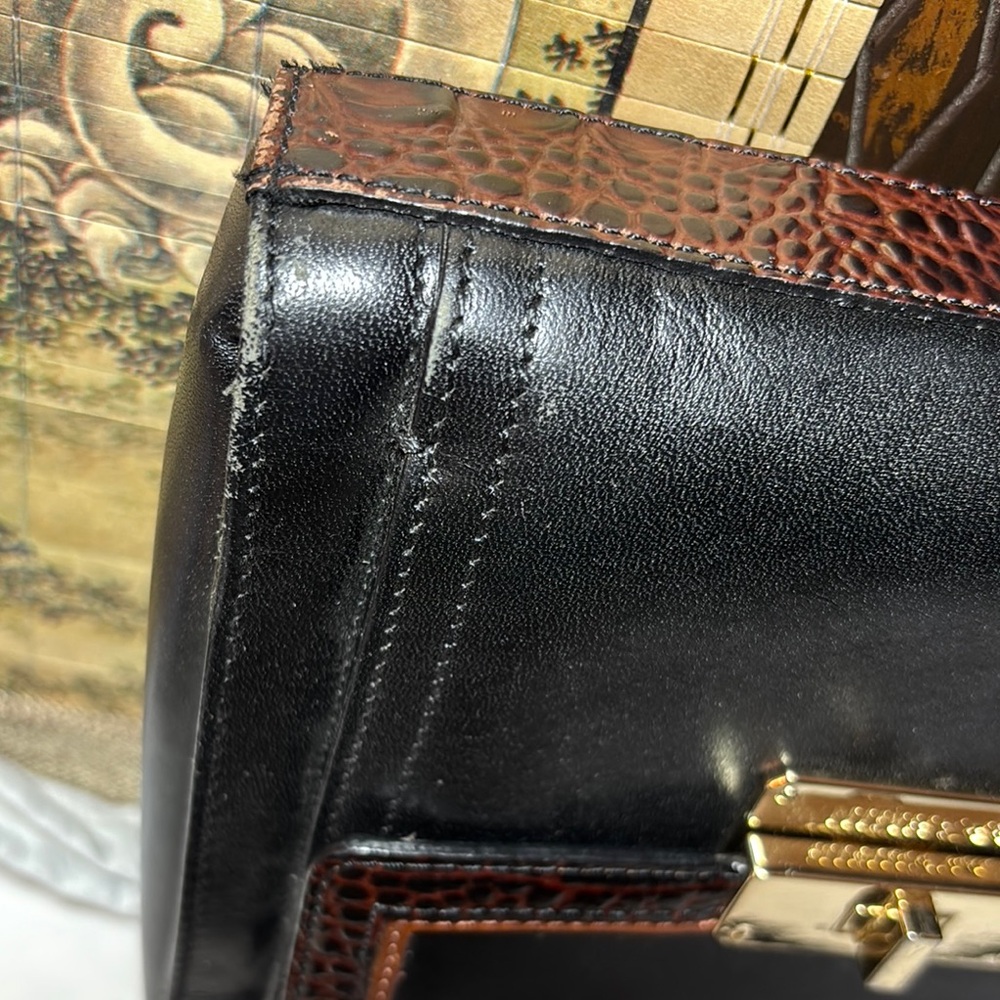 Brahmin Crossbody Bag Black Brown Tan Leather Gold Accents 8”Lx7”Hx1.5”D VGVC - Picture 13 of 17
